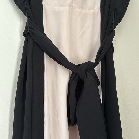 Color Blocked Midi Dress - Picture 3 of 10